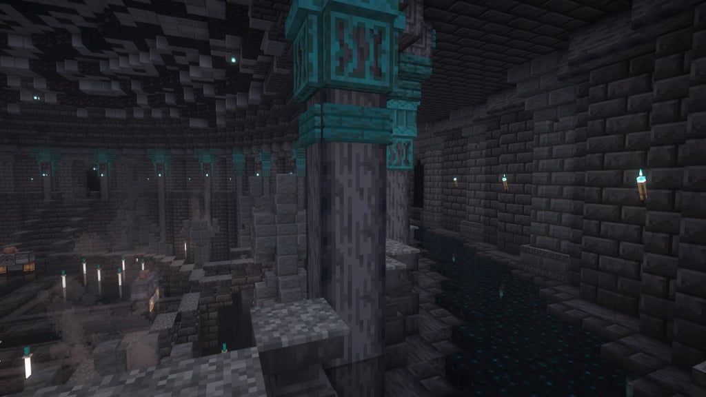 Show image 3