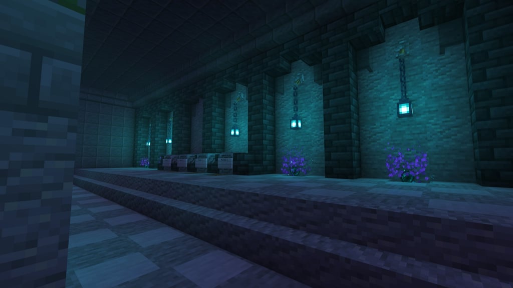 Show image 4